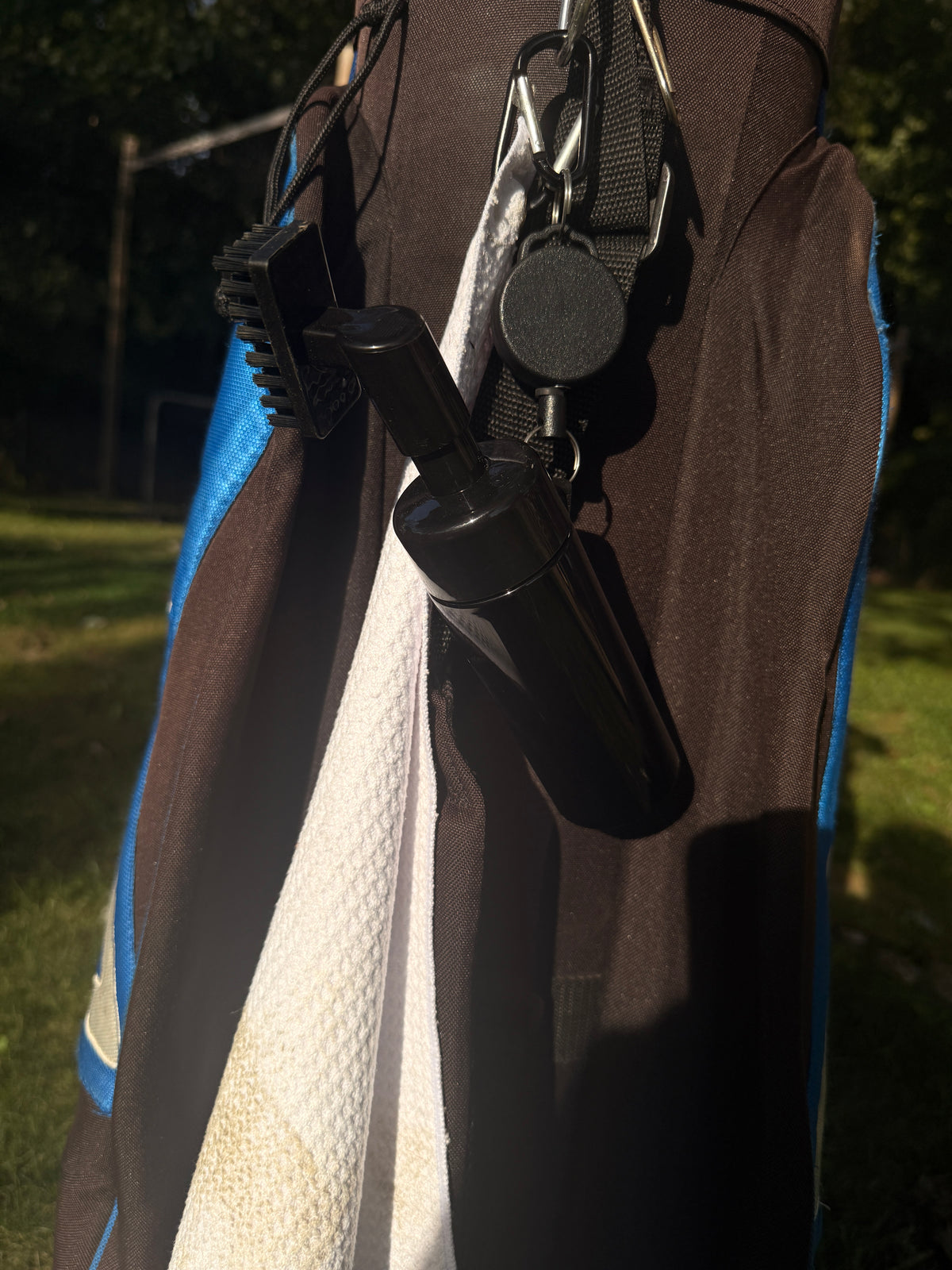 Golf Club Cleaner with Built-In Water Dispenser